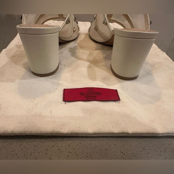 Valentino Garavani Rockstud Mesh Slide Sandal Light Ivory Size 37.5 - Picture 5 of 11